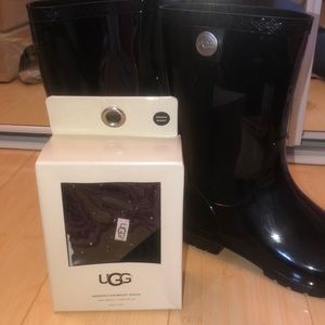 UGG SHAYE TALL RAINBOOT SOCK- Black